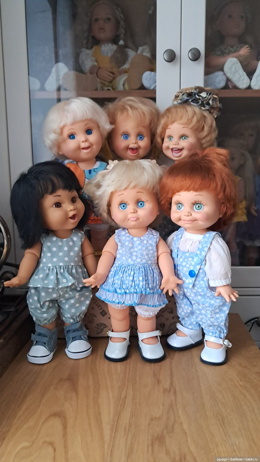 Попыталась сфотографировать всех своих кукол