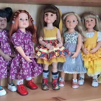 В кукольном шкафу переселение с уплотнением