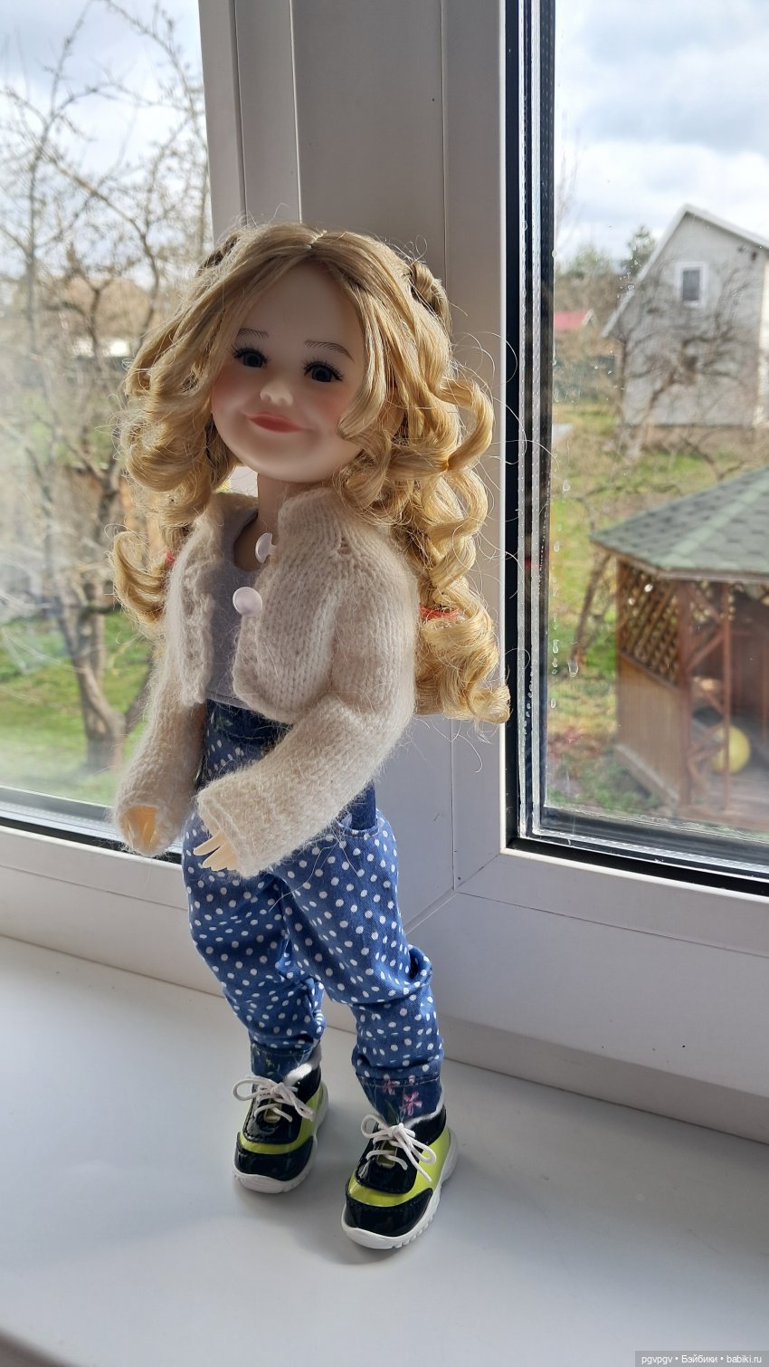 Дача в апреле — Куклы Ruby Red (Руби Ред) Fashion Friends: Siblies (фото 3)