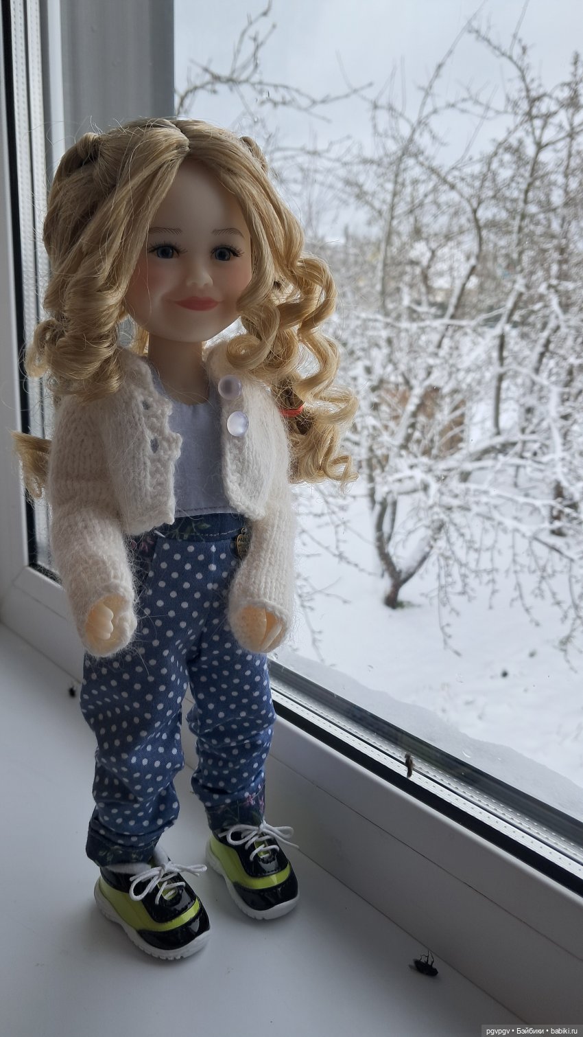 Дача в апреле — Куклы Ruby Red (Руби Ред) Fashion Friends: Siblies (фото 5)