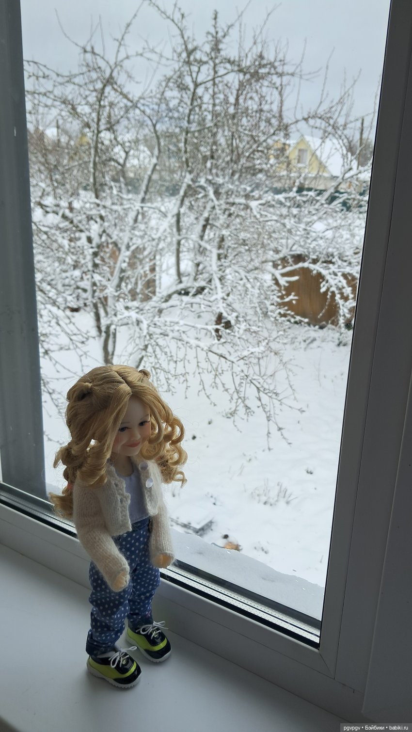 Дача в апреле — Куклы Ruby Red (Руби Ред) Fashion Friends: Siblies (фото 7)