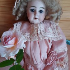 "О любви немало песен сложено..."и ещё одна