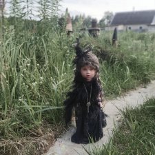 "...каждый не одну играет роль"...