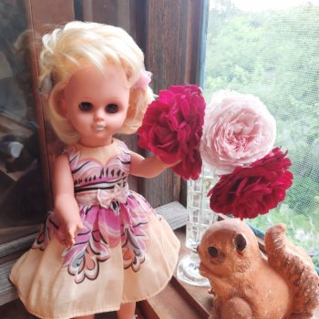 Белла (листая летние фото)