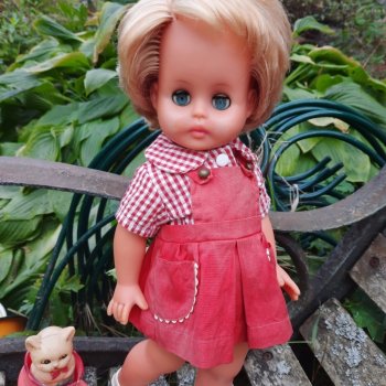 Одна из пятерняшек❤💚💙🧡💛