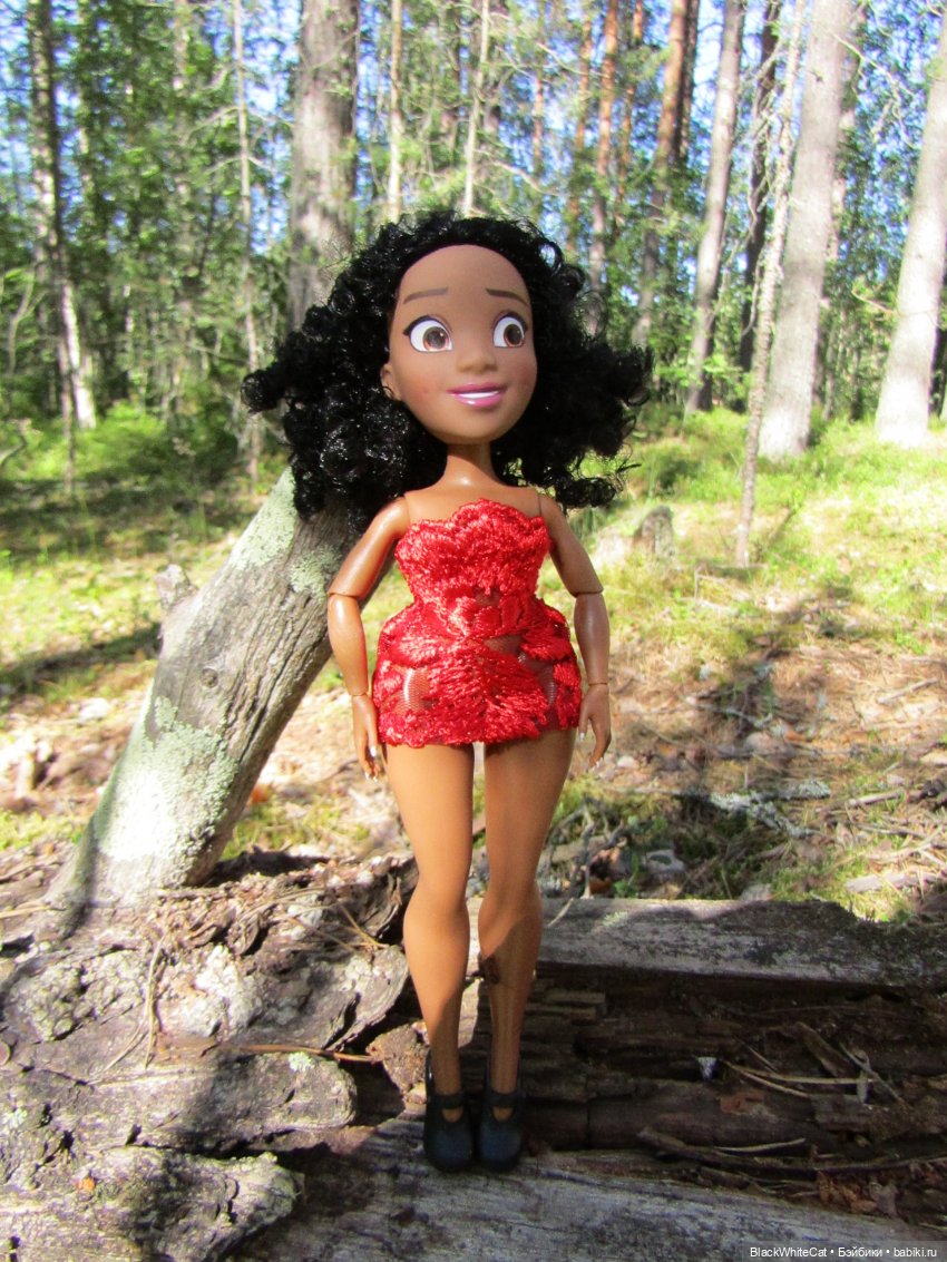 Гибрид Тианы от Hasbro и LOL OMG Miss Independent