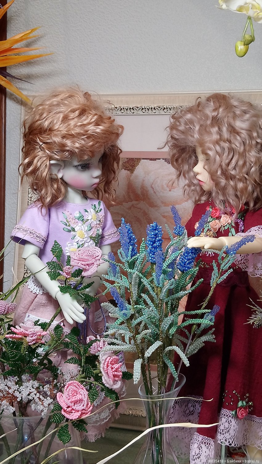 Увлекательная беседа двух девочек