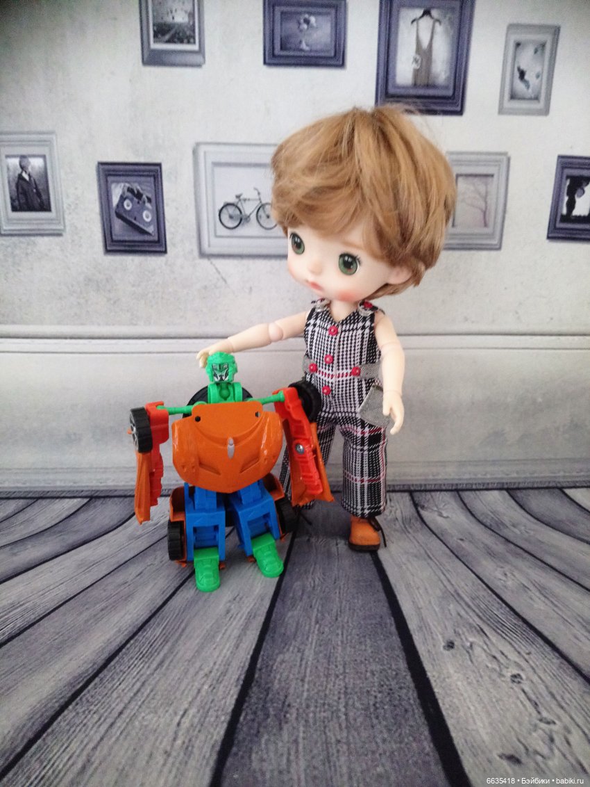 Первые игрушки… Первые знакомства… Первый друг…