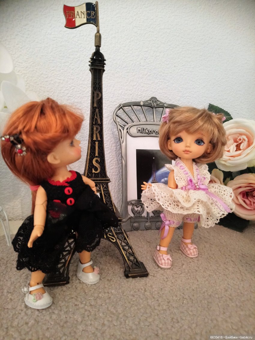 О чем могут беседовать девочки