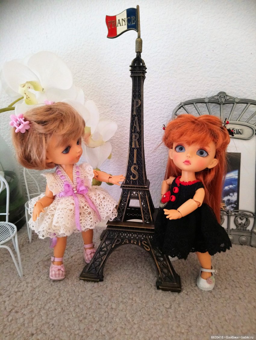 О чем могут беседовать девочки