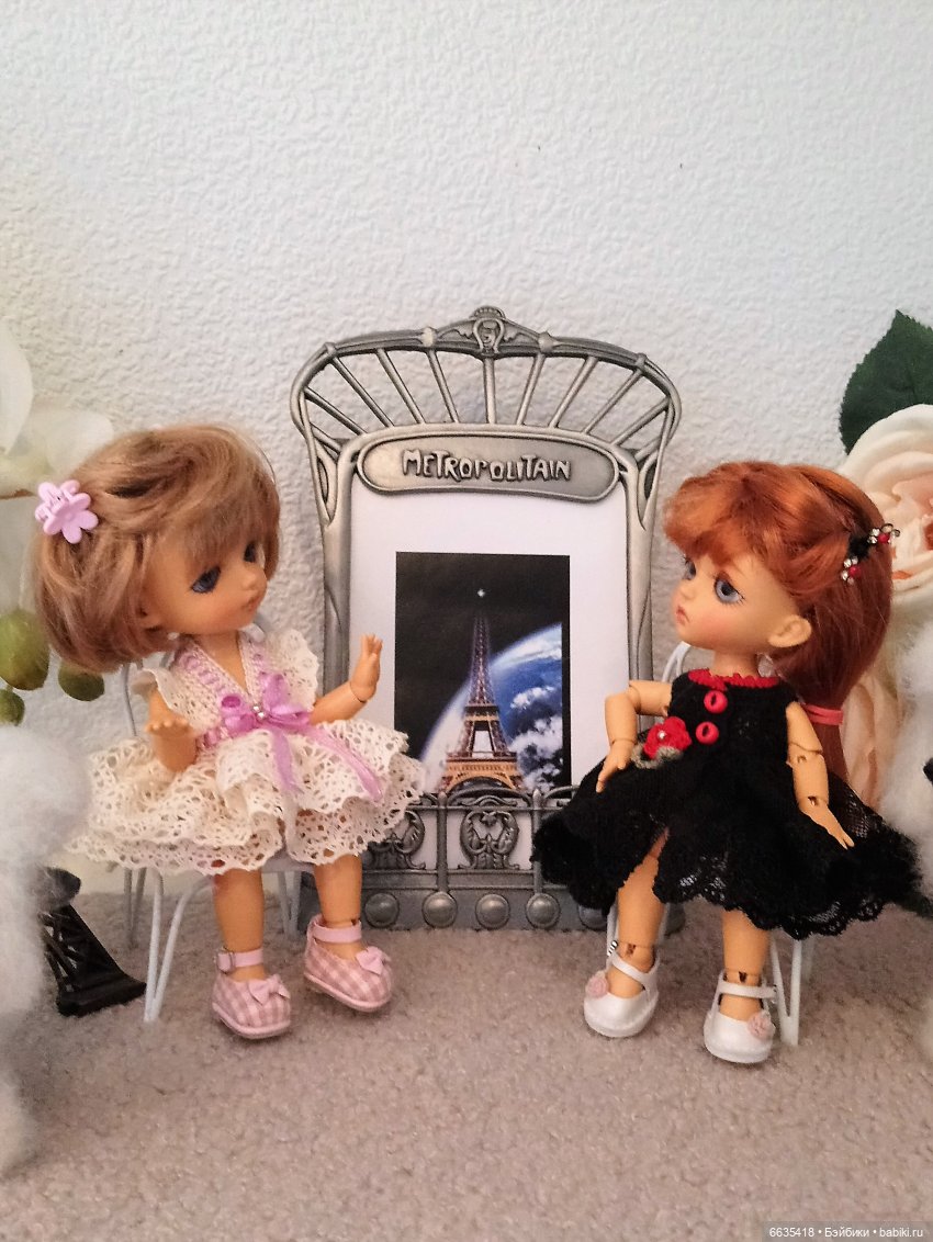 О чем могут беседовать девочки