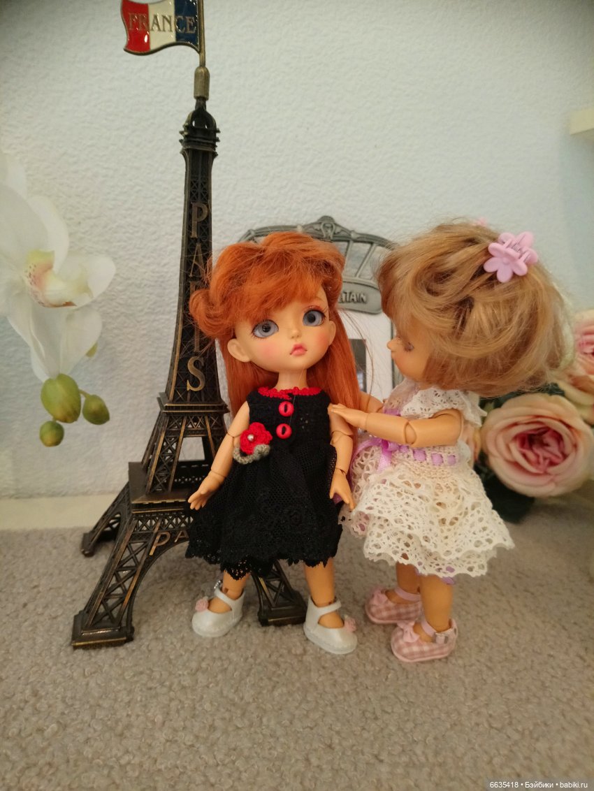 О чем могут беседовать девочки