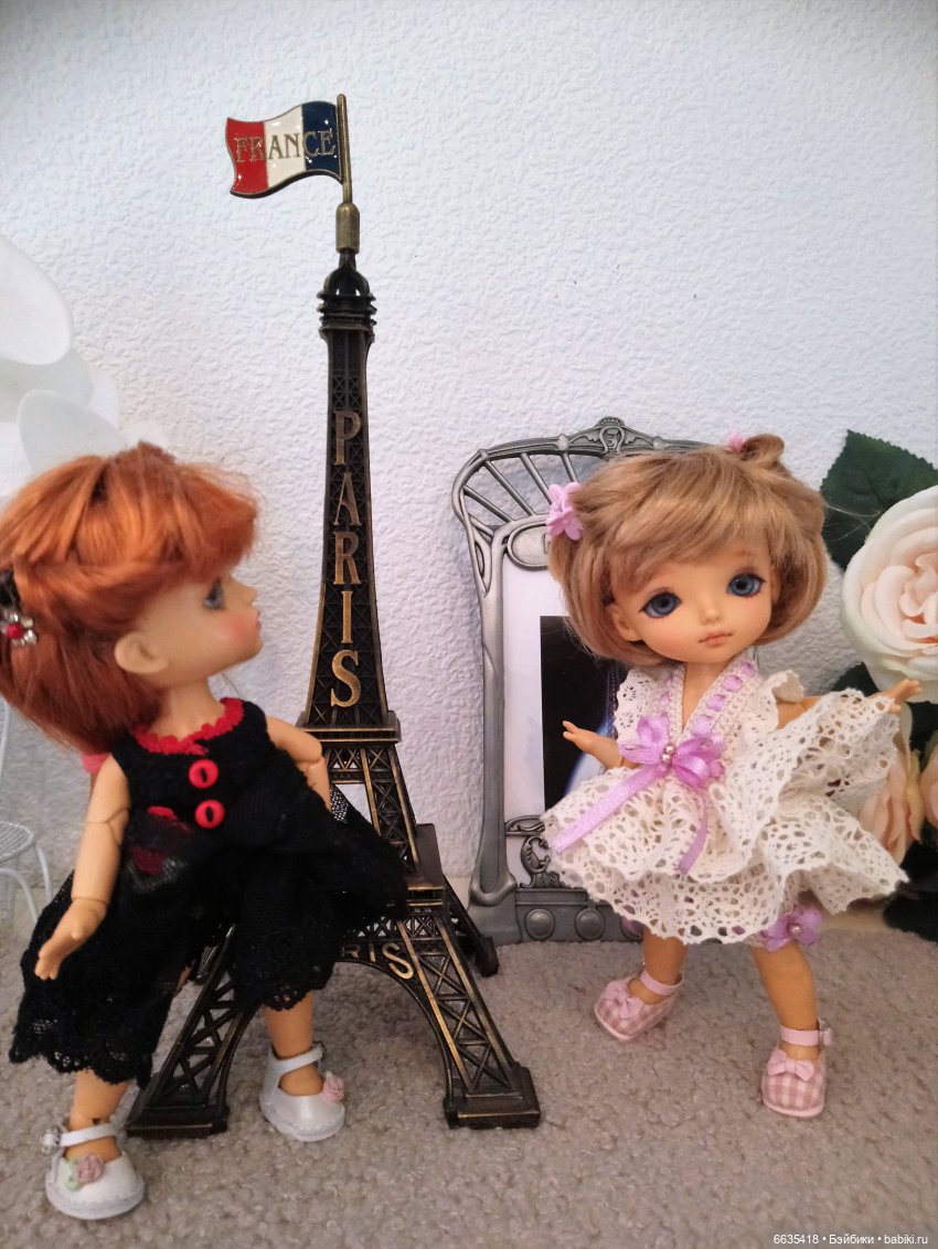 О чем могут беседовать девочки