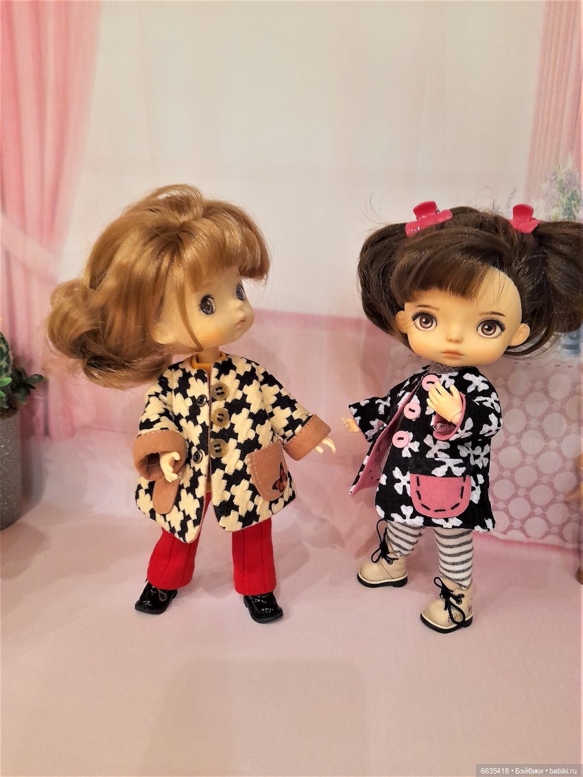 А в гардеробе ваших кукол есть пальто (фото 4)