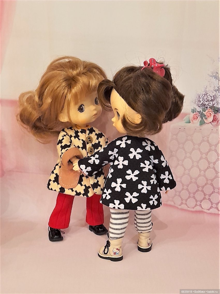 А в гардеробе ваших кукол есть пальто