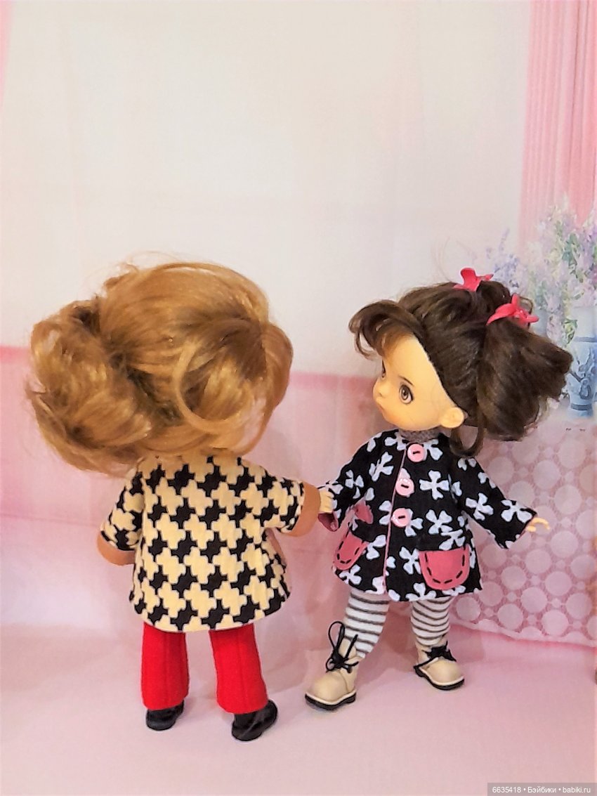 А в гардеробе ваших кукол есть пальто (фото 9)