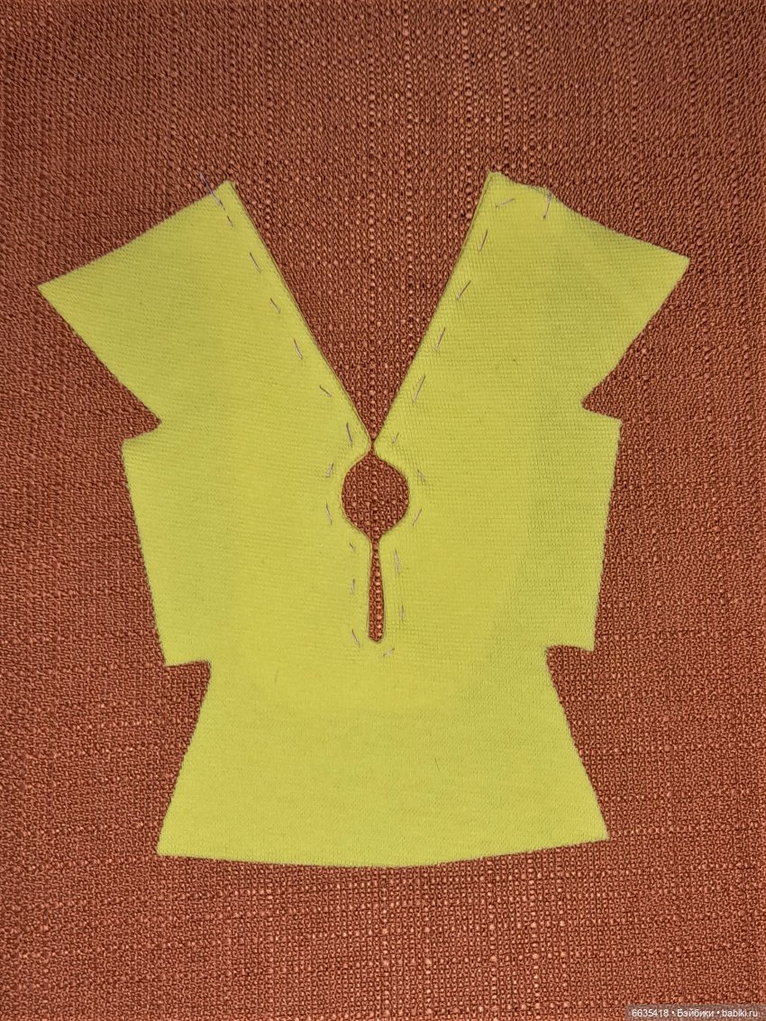 МК «Шьём топ с цельнокроеным рукавом и разрезом спереди»