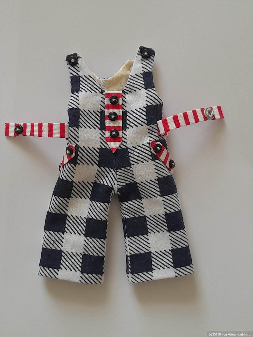 Подкладка в кукольной одежде