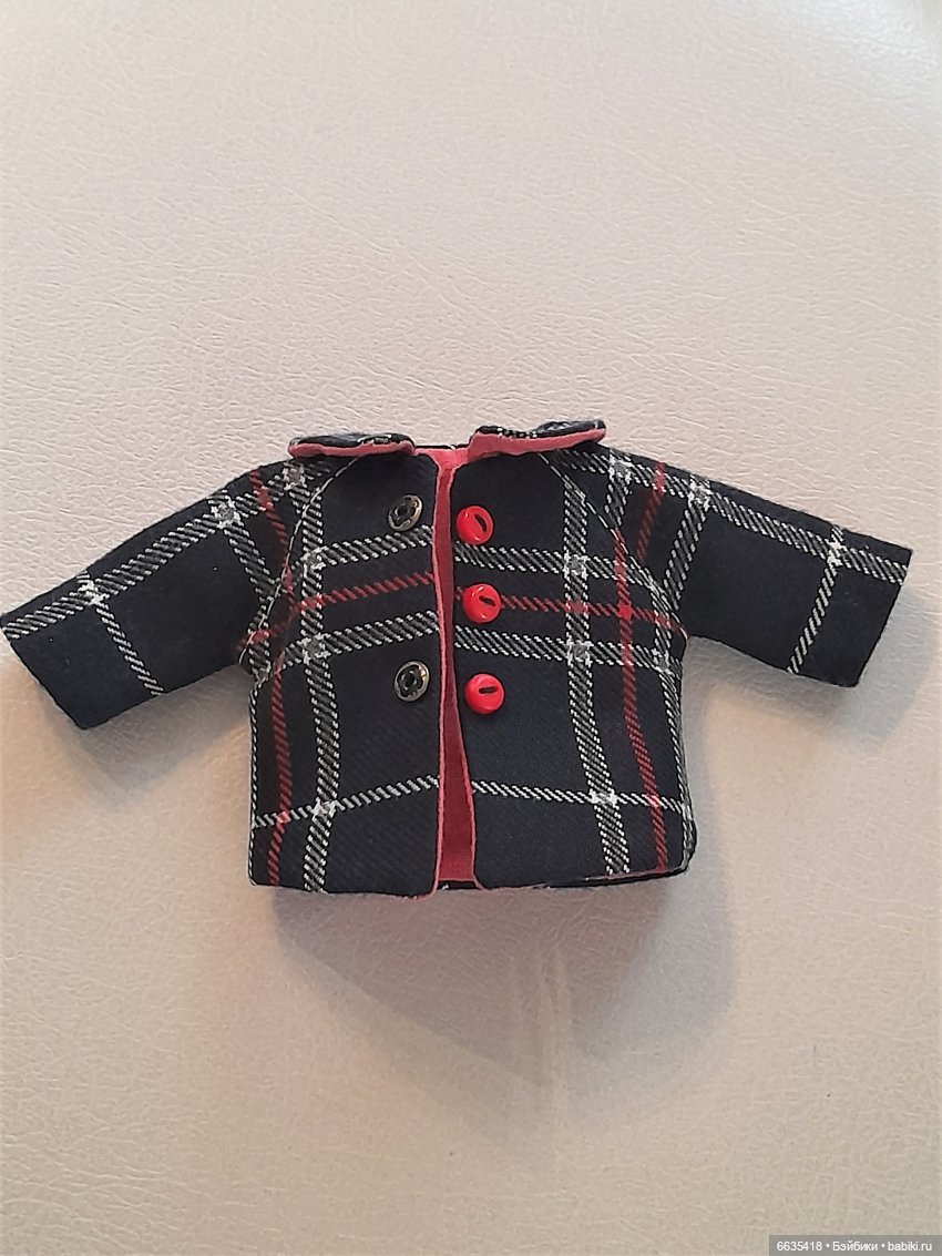 Подкладка в кукольной одежде