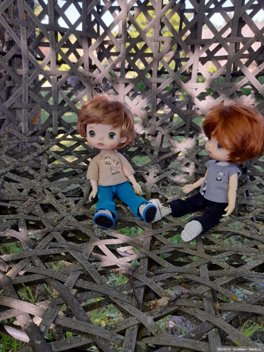 Как Антон и Филипп гуляли в саду