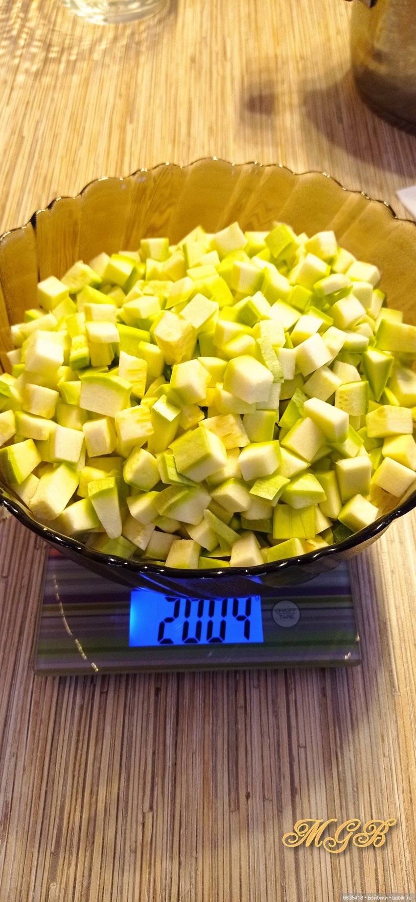 Сюжет одного летнего дня. Часть 2 «А почему бы не сварить варенье? »