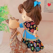 А у нас сегодня показ новых нарядов