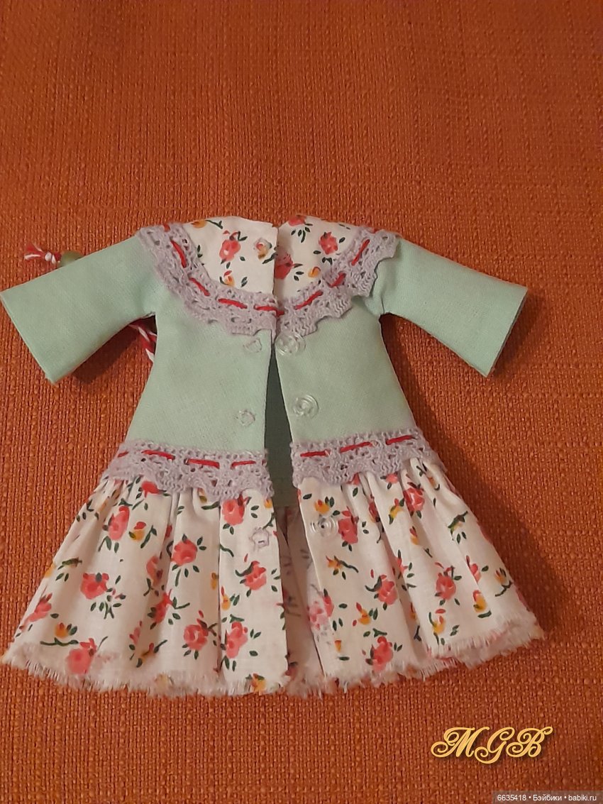 МК "Как я пришиваю и декорирую кнопки на кукольной одежде" (фото 9)