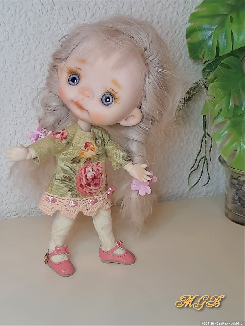 "Платья на ладони" — Одежда и обувь для кукол своими руками: фото (фото 10)