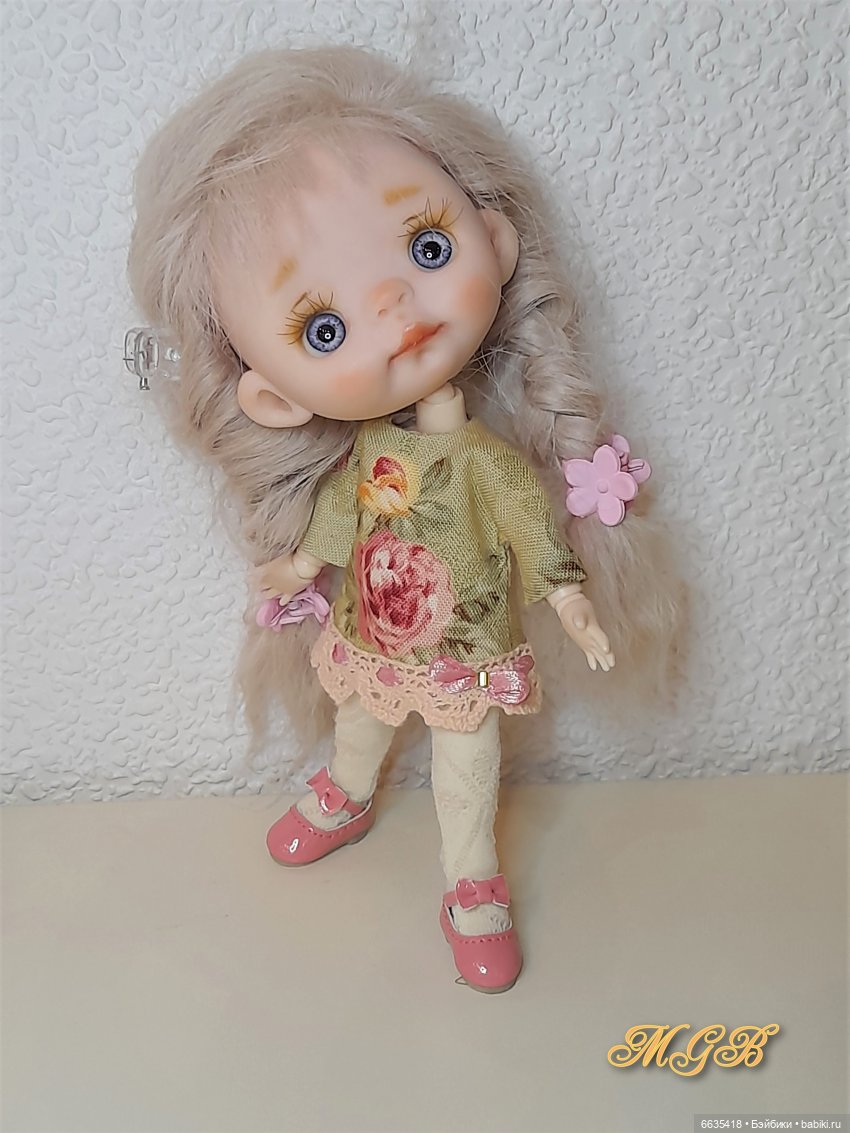 "Платья на ладони" — Одежда и обувь для кукол своими руками: фото (фото 7)