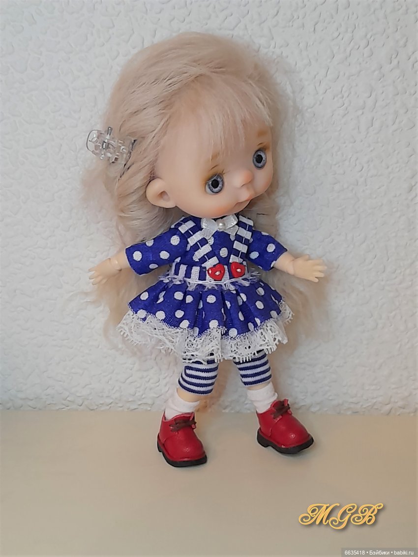 "Платья на ладони" — Одежда и обувь для кукол своими руками: фото (фото 3)