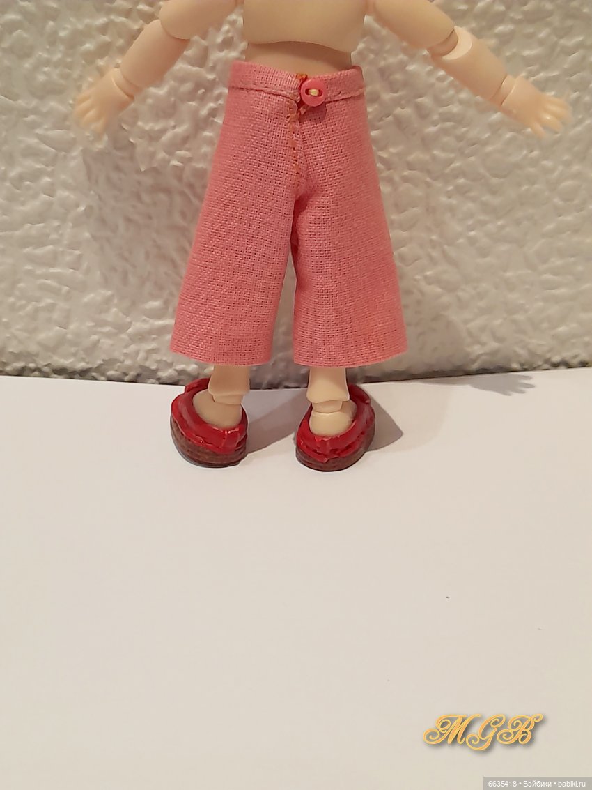 МК «Шьём брючки с притачным поясом для кукол Obitsu 11»