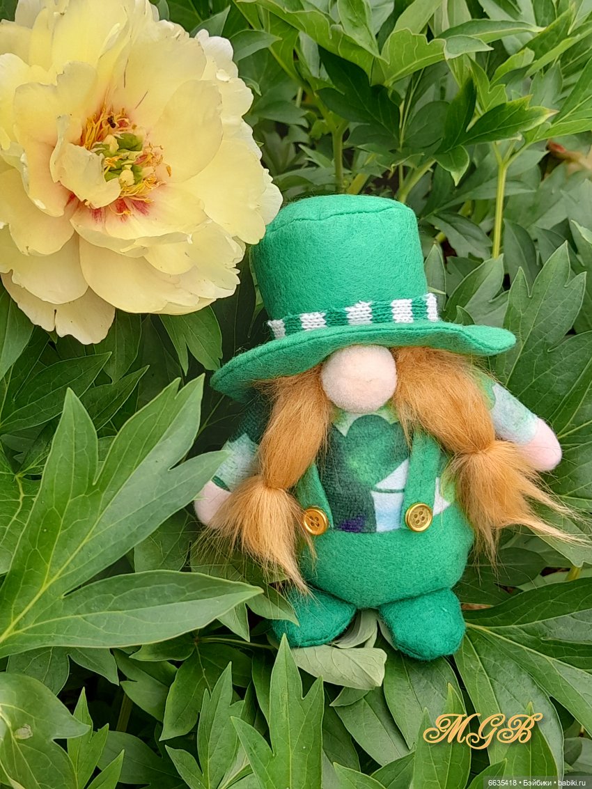 О том, как гуляли лесные гномы в саду