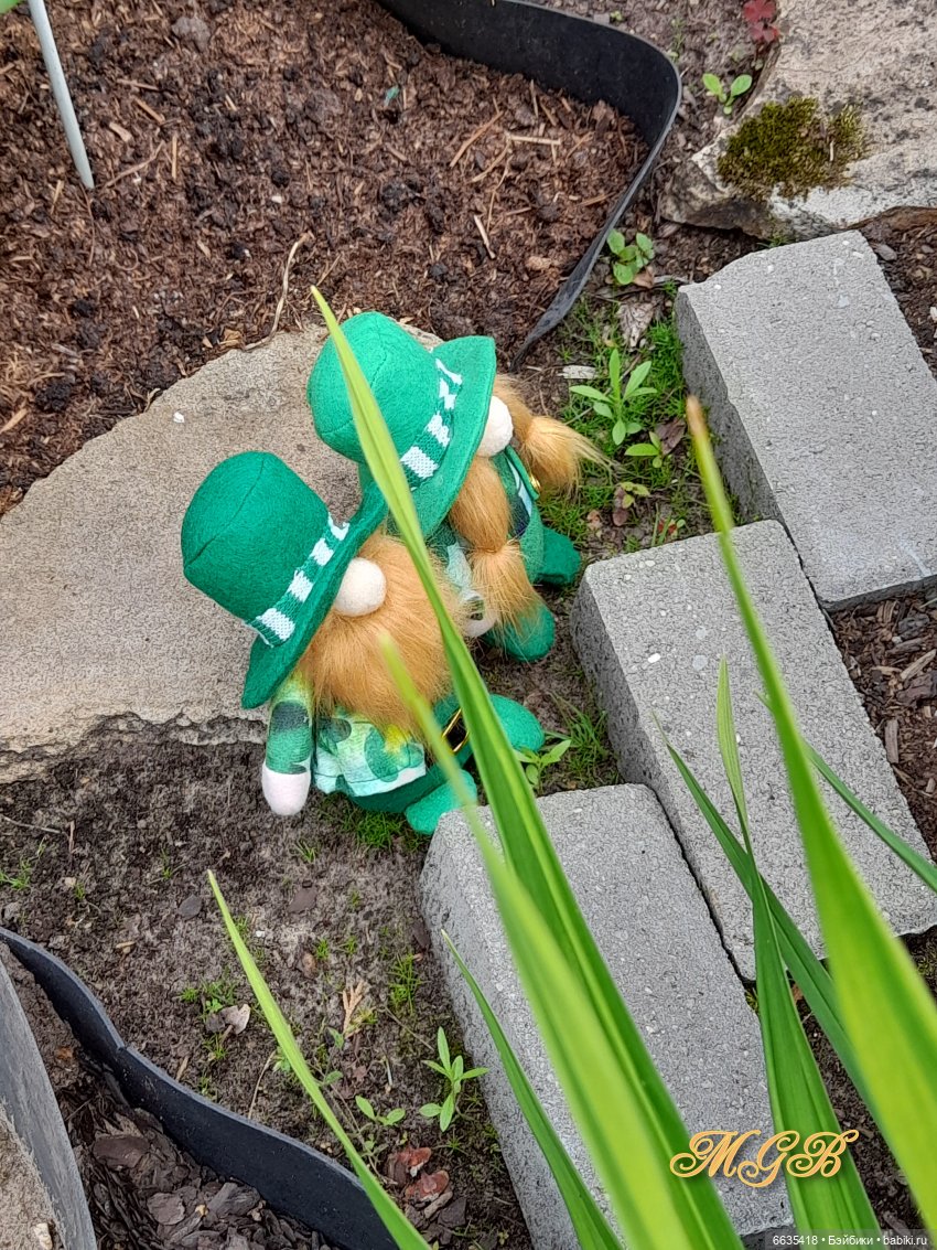 О том, как гуляли лесные гномы в саду (фото 3)