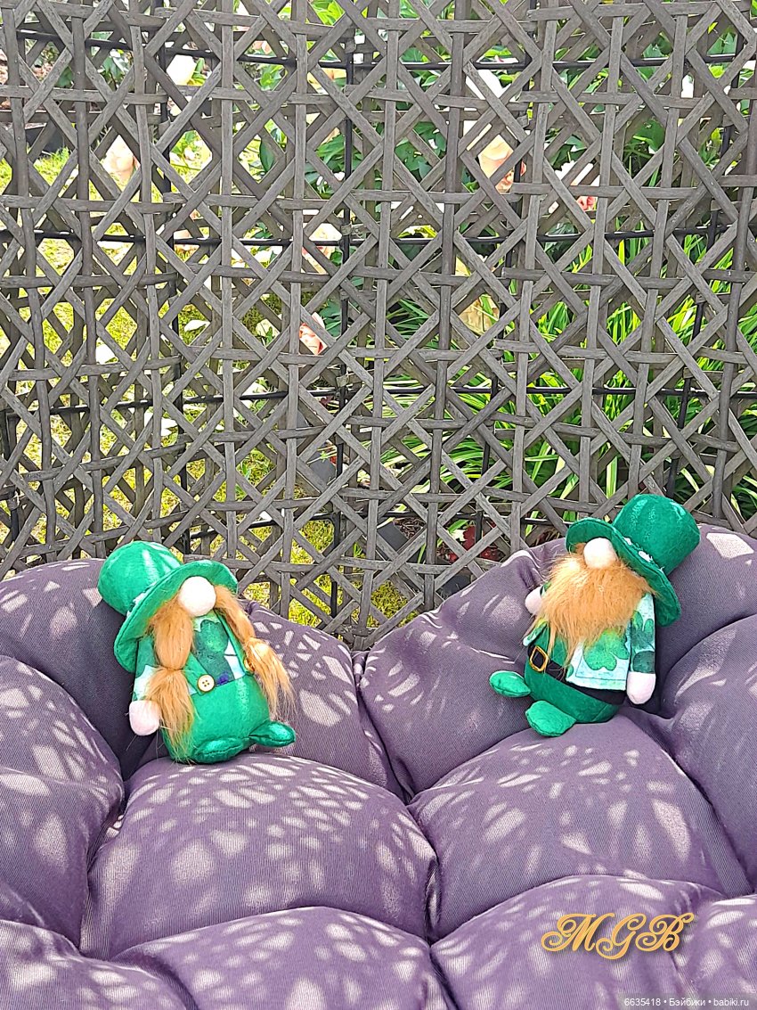 О том, как гуляли лесные гномы в саду