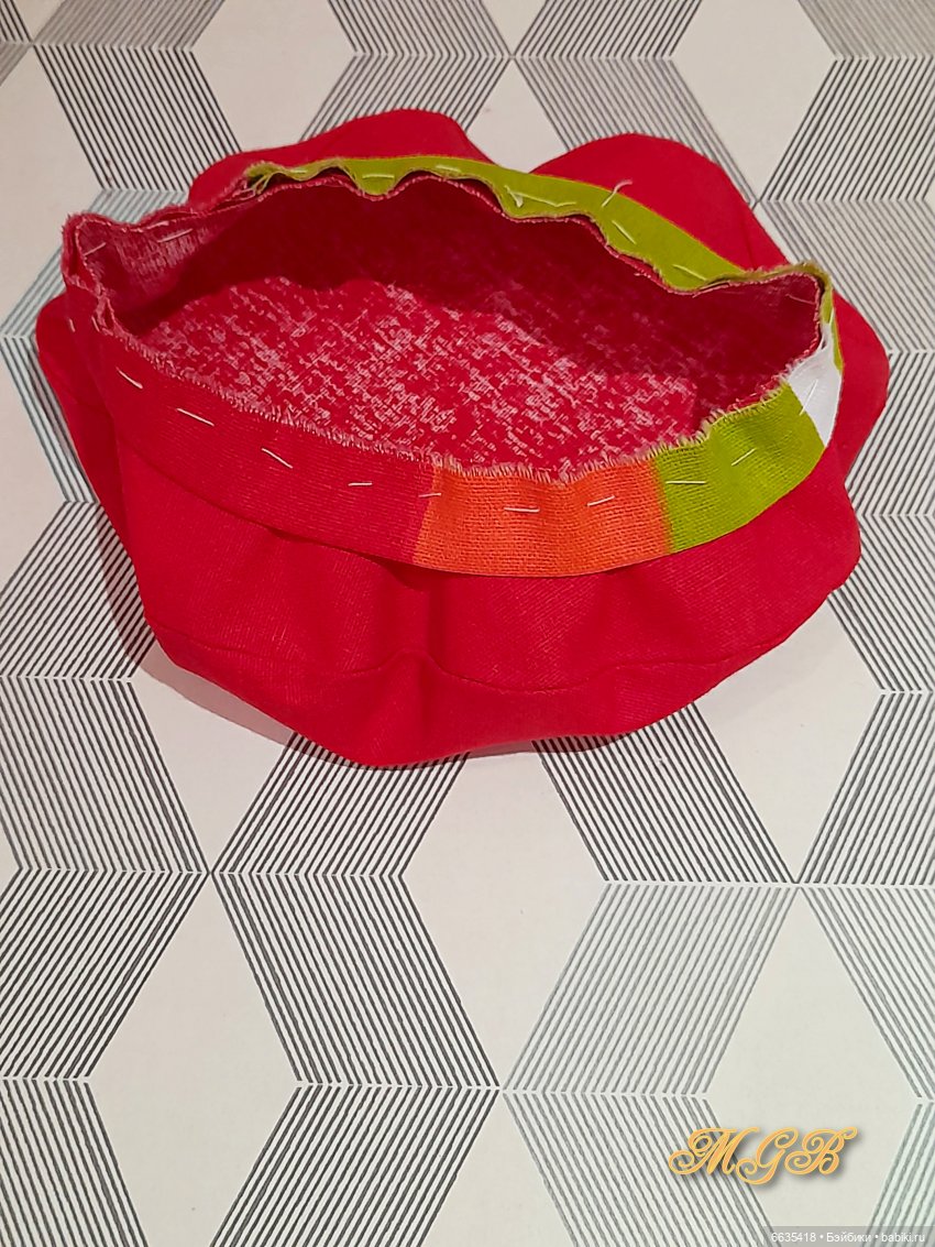 МК «Шьём берет для куклы»