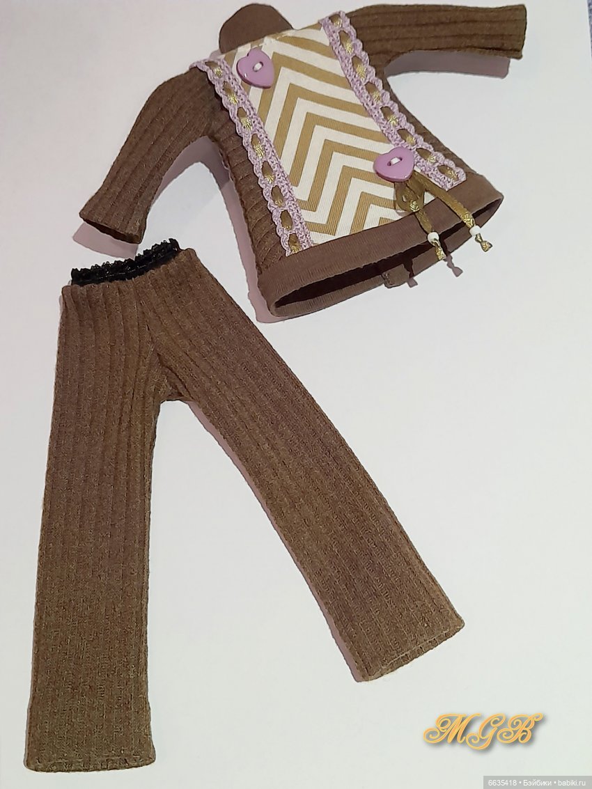 МК «Костюм с цельнокроеным комбинированным топом для кукол Блайз ростом 30 см» (фото 2)