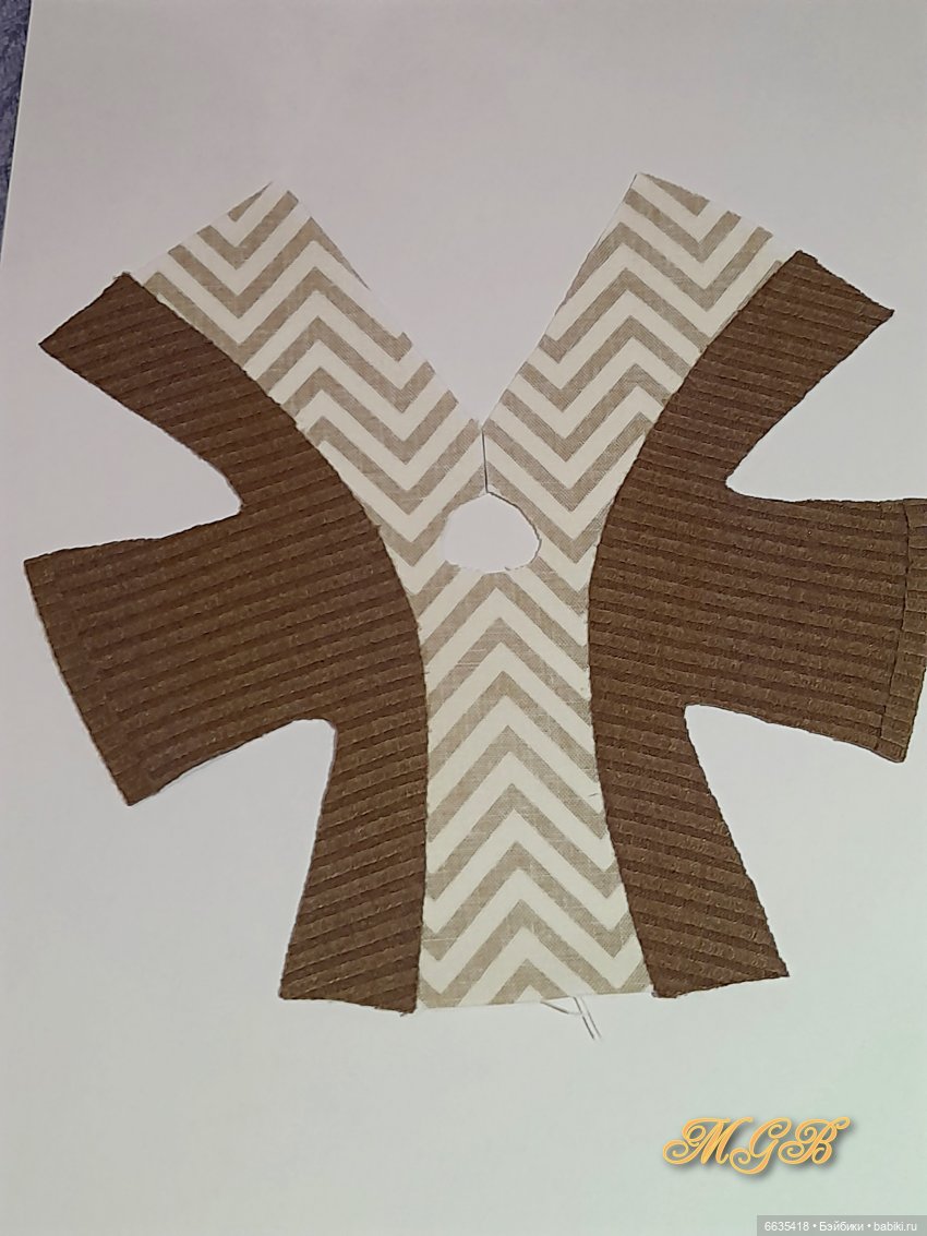 МК «Костюм с цельнокроеным комбинированным топом для кукол Блайз ростом 30 см» (фото 10)