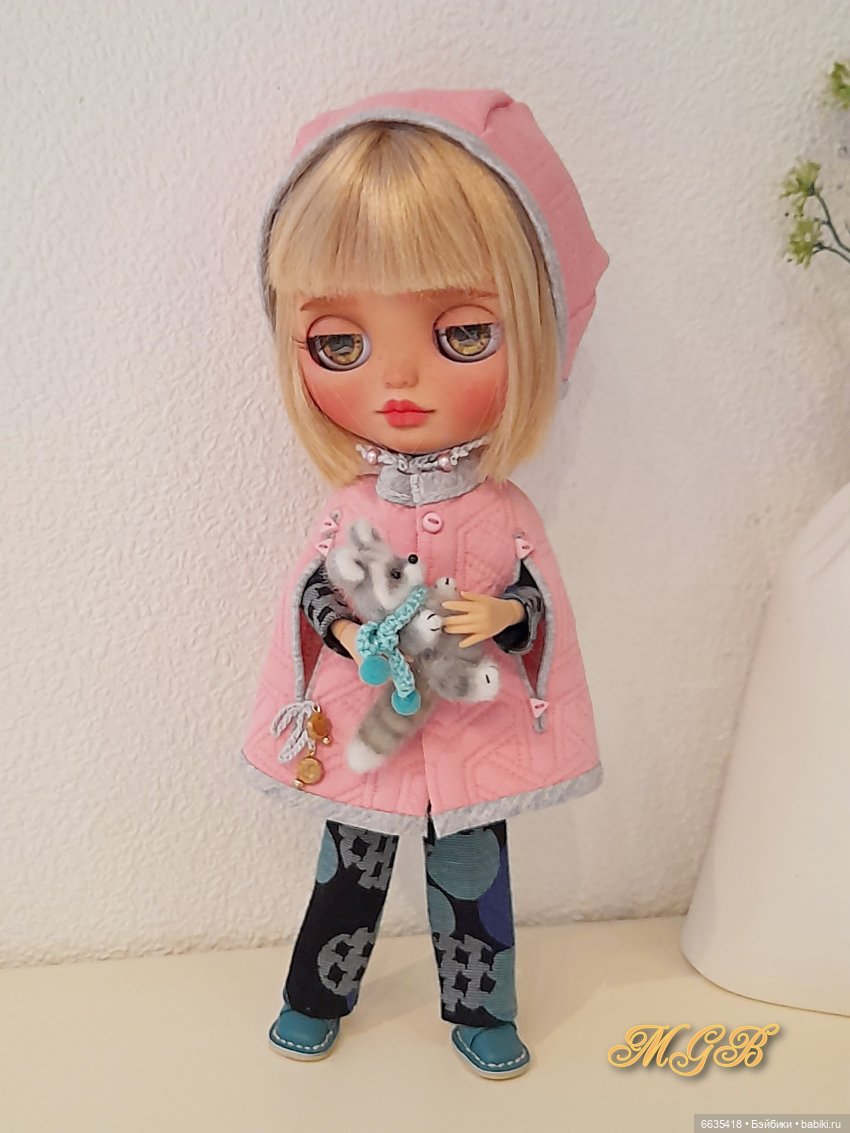 Кейп в гардеробе куклы — Одежда и обувь для кукол своими руками: фото