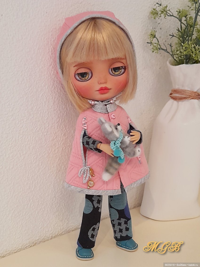 Кейп в гардеробе куклы — Одежда и обувь для кукол своими руками: фото