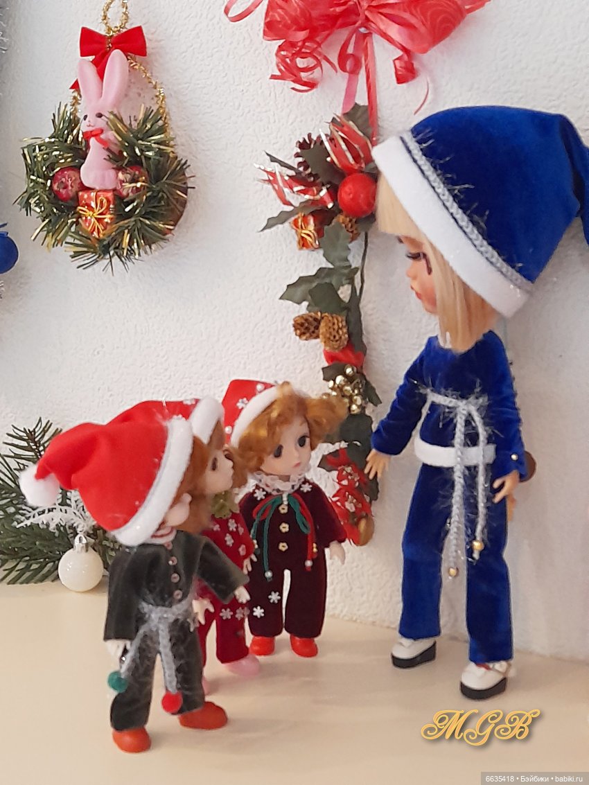 Подарки от Деда Мороза для самых маленьких