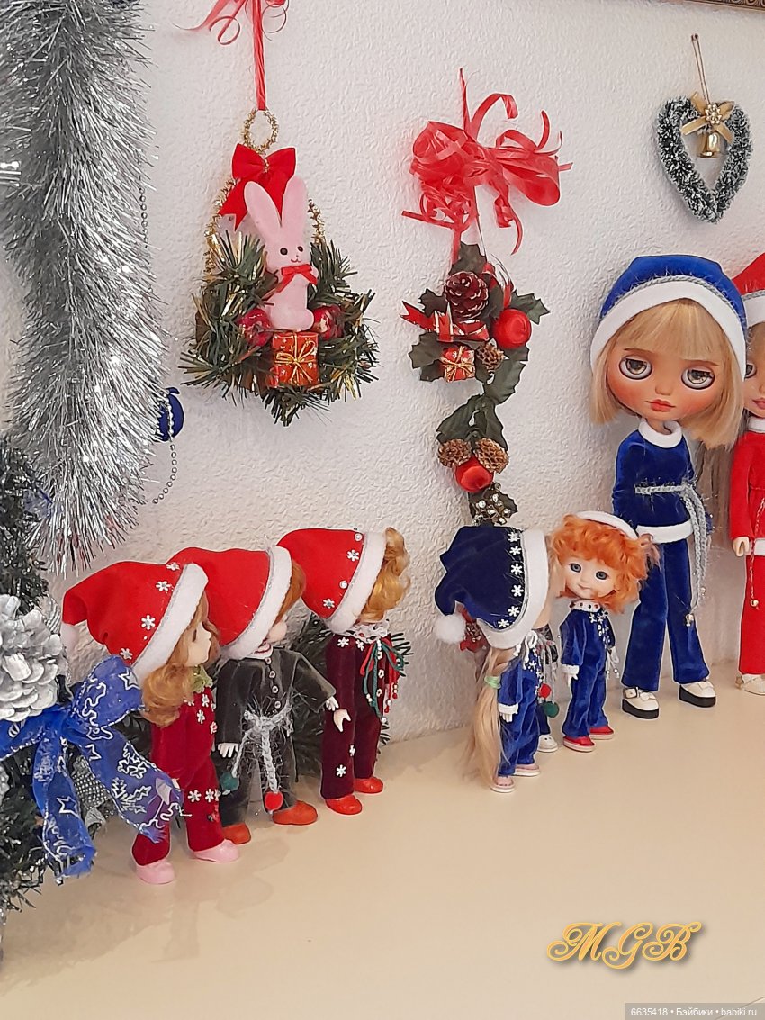 Подарки от Деда Мороза для самых маленьких