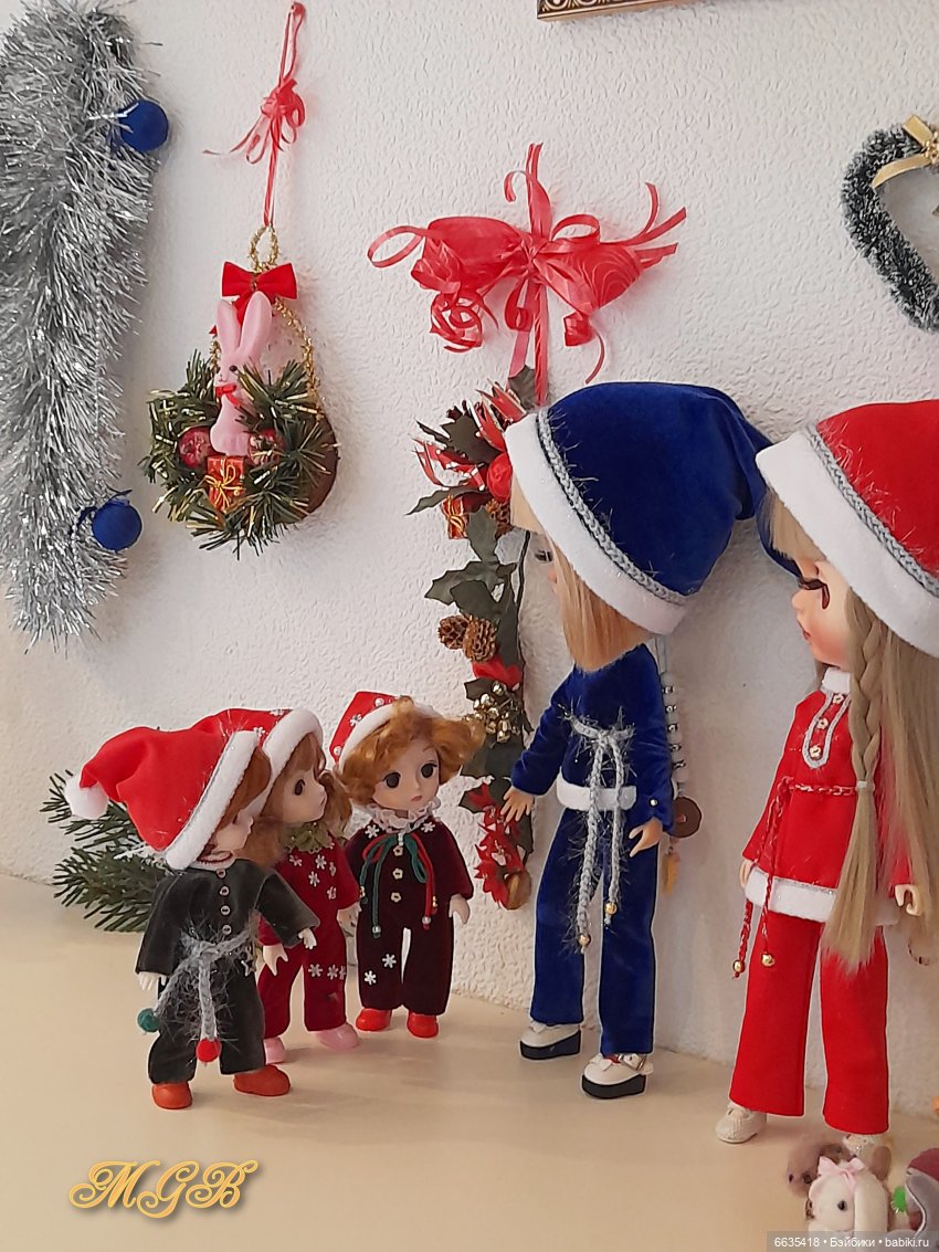 Подарки от Деда Мороза для самых маленьких