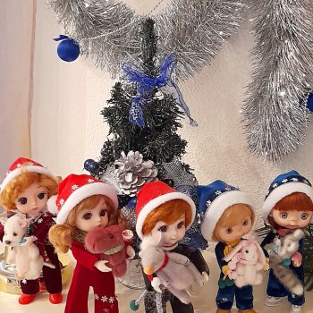 Подарки от Деда Мороза для самых маленьких