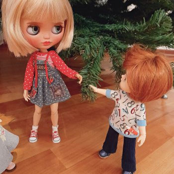 Украшать ёлочку будем все вместе