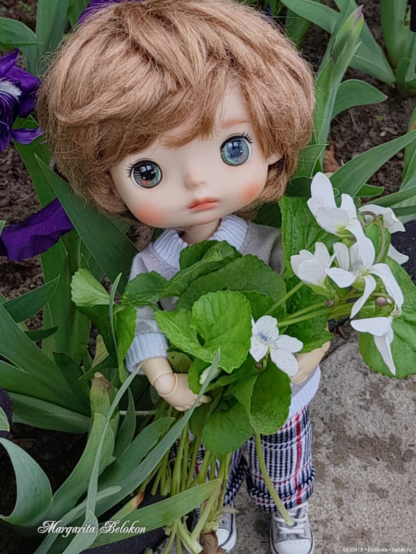 Майский сад глазами моих кукол