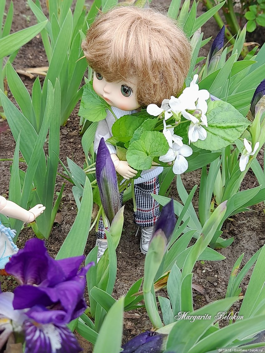 Майский сад глазами моих кукол