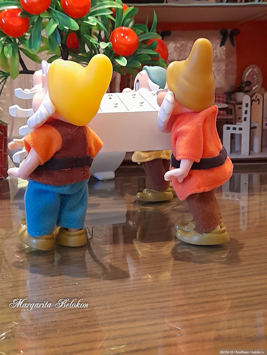 Готовность помочь — Зарисовки из кукольной жизни: фотоистории