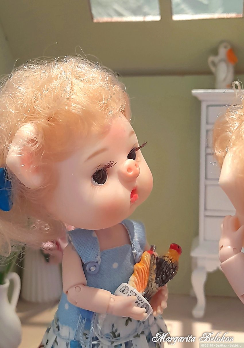 Обустройство кукольного домика началось