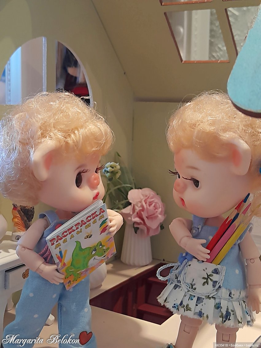 Обустройство кукольного домика началось