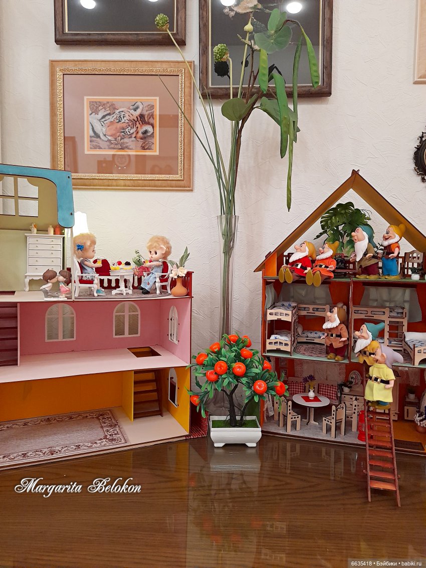 Обустройство кукольного домика началось